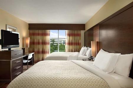 фото отеля Embassy Suites Atlanta-Kennesaw Town Center