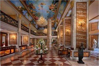 фото отеля Hotel The Royal Plaza