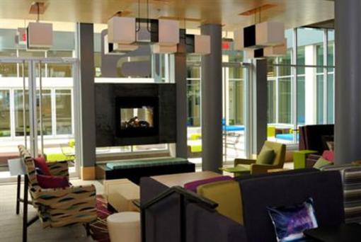 фото отеля Aloft Montreal Airport