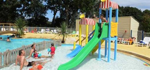 фото отеля Camping Le Chateau du Petit Bois