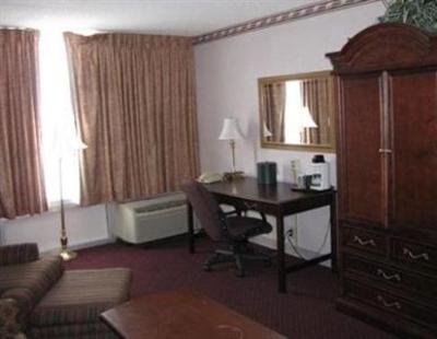 фото отеля Hanford Inn & Suites