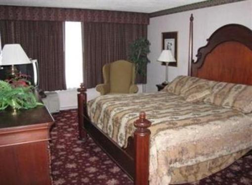 фото отеля Hanford Inn & Suites