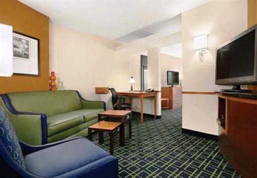 фото отеля Fairfield Inn & Suites Weirton