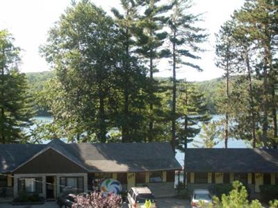 фото отеля Boulders Lakefront Motel