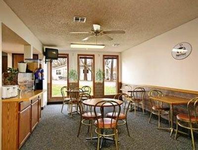 фото отеля Super 8 Motel Fayetteville (Arkansas)