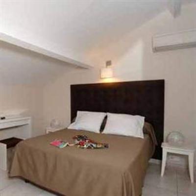 фото отеля Hotel Le Medieval Aigues-Mortes