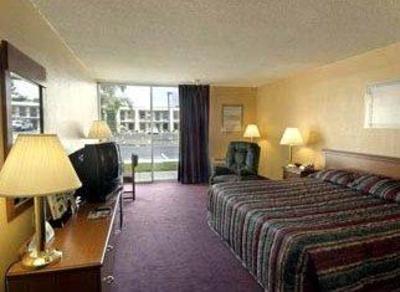 фото отеля Howard Johnson Inn Winter Haven