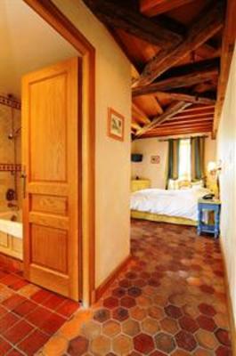 фото отеля Hostellerie de la Tour d'Auxois