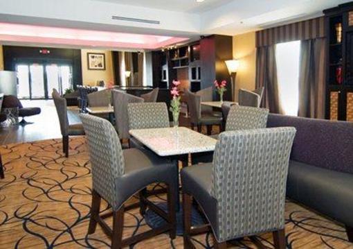 фото отеля Comfort Suites Buda