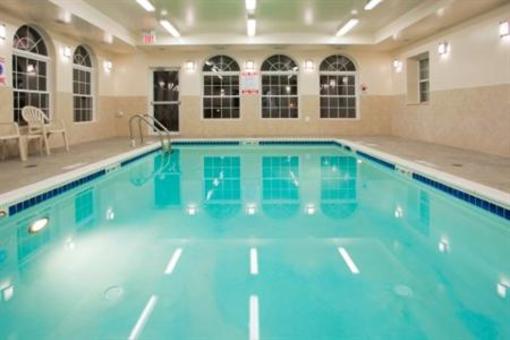 фото отеля Holiday Inn Express Prince Frederick