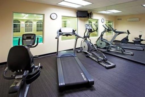 фото отеля Holiday Inn Express Prince Frederick
