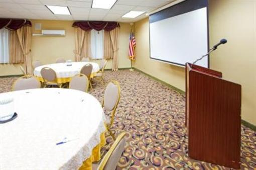 фото отеля Holiday Inn Express Prince Frederick