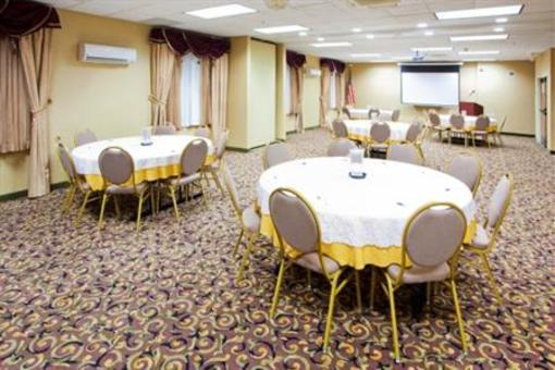 фото отеля Holiday Inn Express Prince Frederick