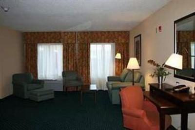 фото отеля Hampton Inn & Suites Manchester
