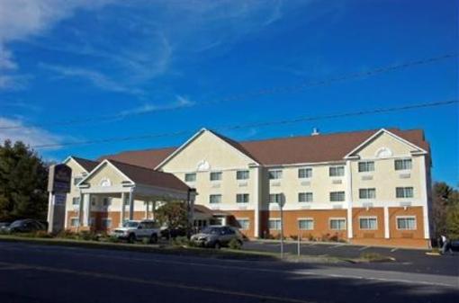 фото отеля Holiday Inn Express Hotel & Suites Boston-Marlboro