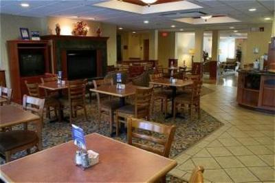 фото отеля Holiday Inn Express Hotel & Suites Boston-Marlboro