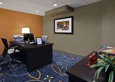 фото отеля Comfort Inn & Suites Boston/Logan International Airport