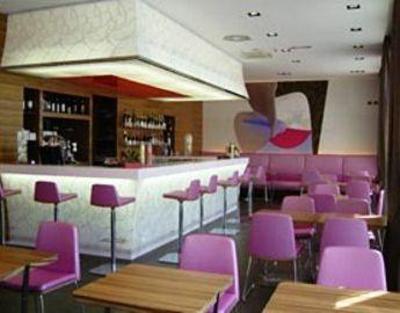 фото отеля Deltahotel