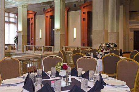 фото отеля Hilton Garden Inn Indianapolis Downtown