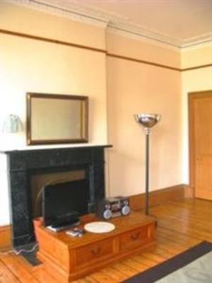 фото отеля ApartmentsApart Edinburgh