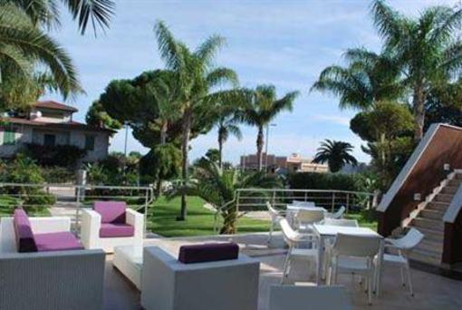 фото отеля Colonna Residence Trani