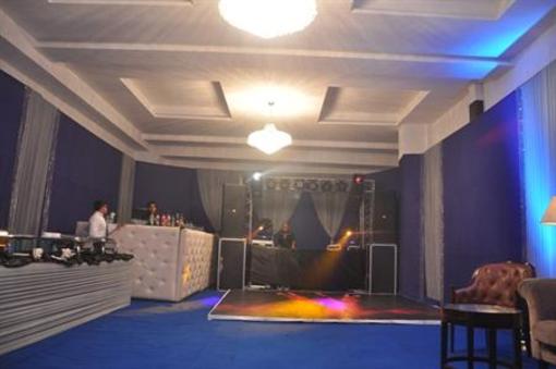 фото отеля Lilywhite Hotel New Delhi