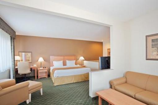 фото отеля Holiday Inn Express Lincoln South
