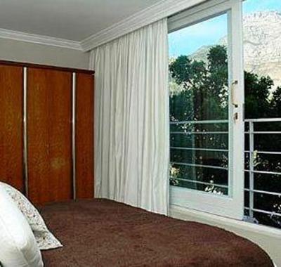 фото отеля 79 on Orange Guesthouse Cape Town