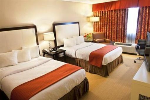 фото отеля Holiday Inn Hotel & Suites Boston Peabody