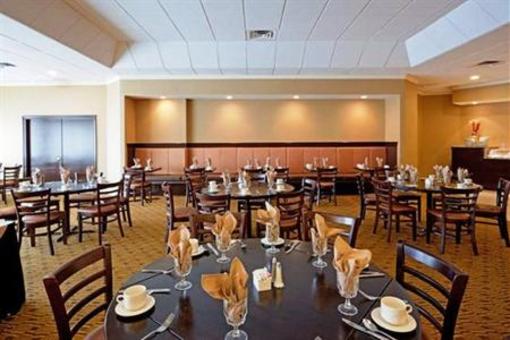 фото отеля Holiday Inn Hotel & Suites Boston Peabody