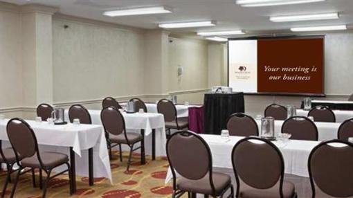 фото отеля DoubleTree by Hilton Memphis Downtown