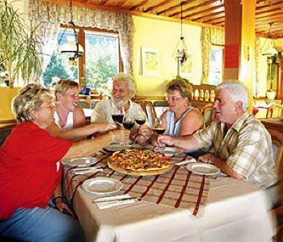 фото отеля Bärnthaler Gasthof Restaurant Bad Sankt Leonhard im Lavanttal