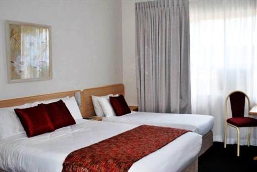 фото отеля BEST WESTERN Ashfields Philip Lodge Motel