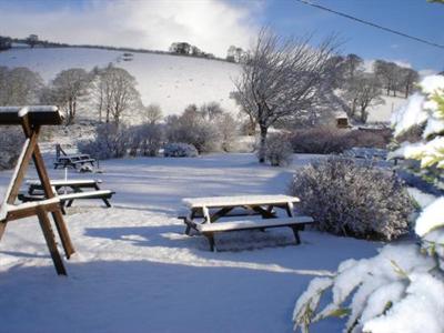 фото отеля West Arms Hotel Llanarmon