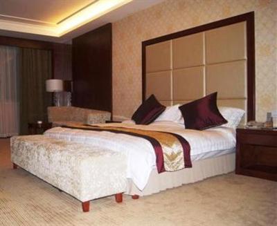 фото отеля Huzhou Wuxing Crown Hotel