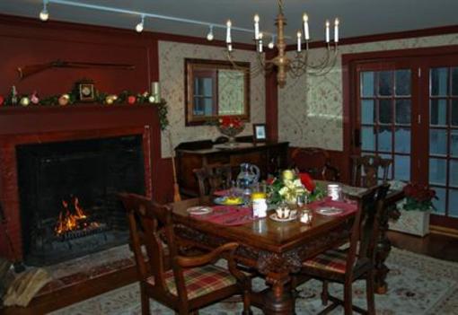 фото отеля Applewood Manor Bed & Breakfast Castleton