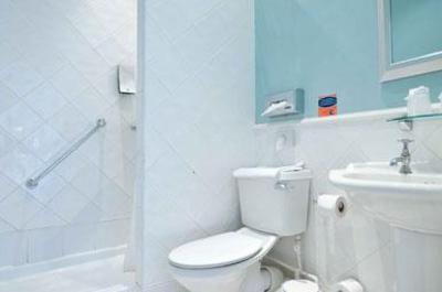 фото отеля Innkeeper's Lodge Weybridge