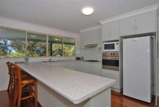 фото отеля Eliza Palms Apartments Fraser Island Hervey Bay