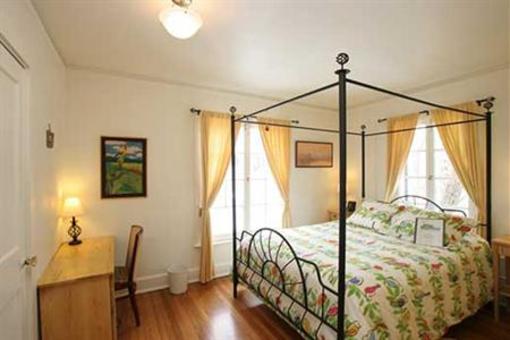 фото отеля Arthur Morgan House Bed & Breakfast