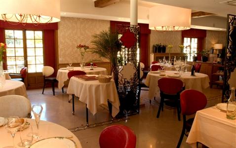 фото отеля Les Maritonnes Hotel Romaneche-Thorins