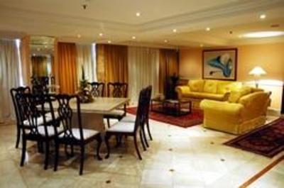 фото отеля Naoum Plaza Hotel