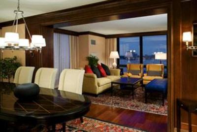 фото отеля Sheraton Norfolk Waterside Hotel