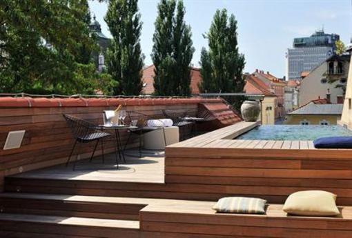 фото отеля Vander Urbani Resort