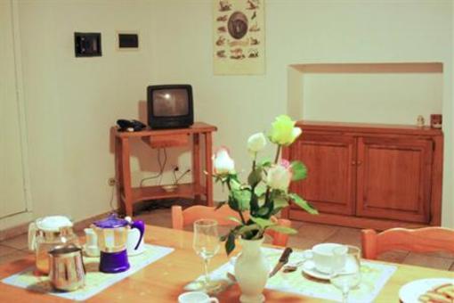 фото отеля Casa Vacanze Il Chiostro Apartments Suvereto