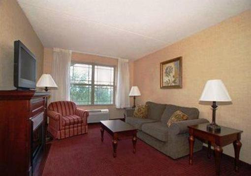 фото отеля Comfort Suites Lake George