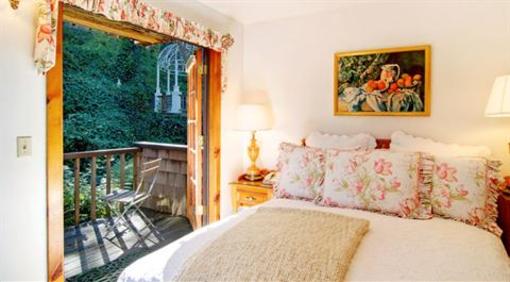 фото отеля Babbling Brook Inn