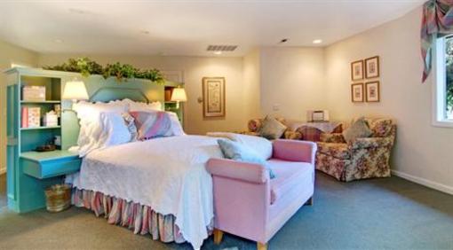 фото отеля Babbling Brook Inn