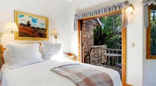 фото отеля Babbling Brook Inn