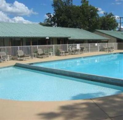 фото отеля Hill Country Inn & Suites