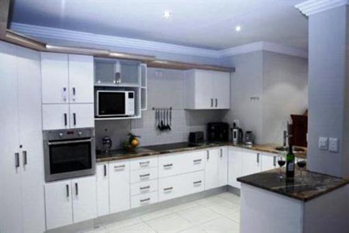 фото отеля Gordon's Bay Holiday Retreats Apartments